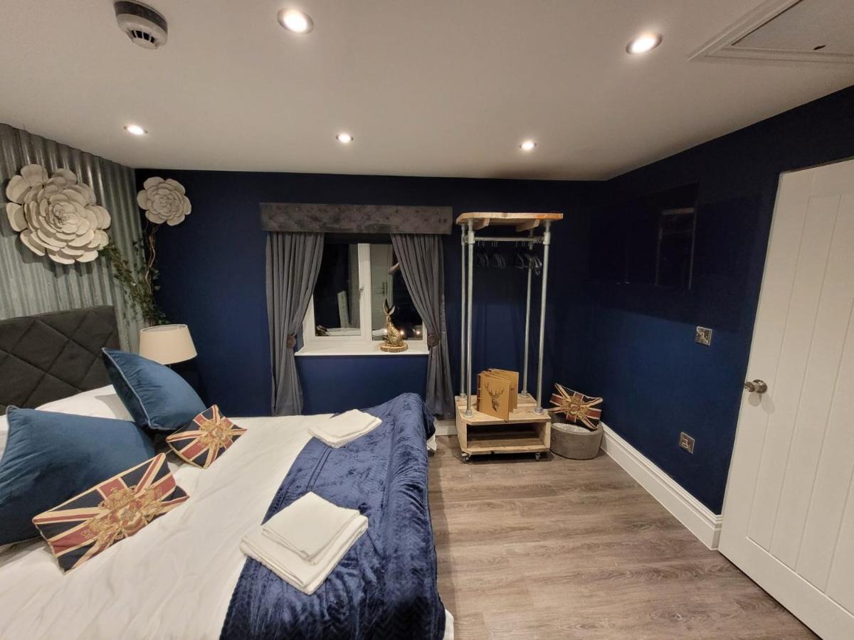 The Waterside Bar, Rooms & Restaurant Swinton  Rom bilde