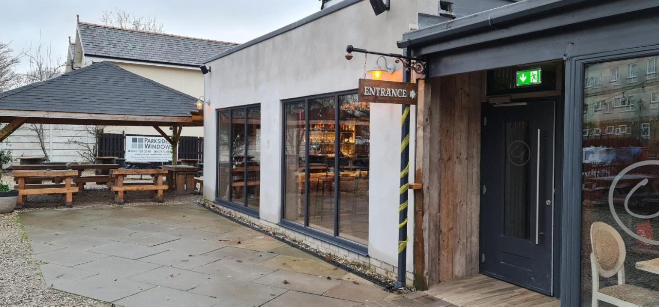 The Waterside Bar, Rooms & Restaurant Swinton  Eksteriør bilde