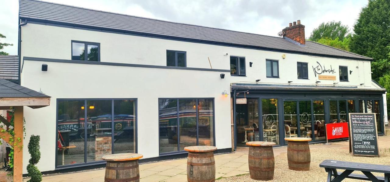 The Waterside Bar, Rooms & Restaurant Swinton  Eksteriør bilde