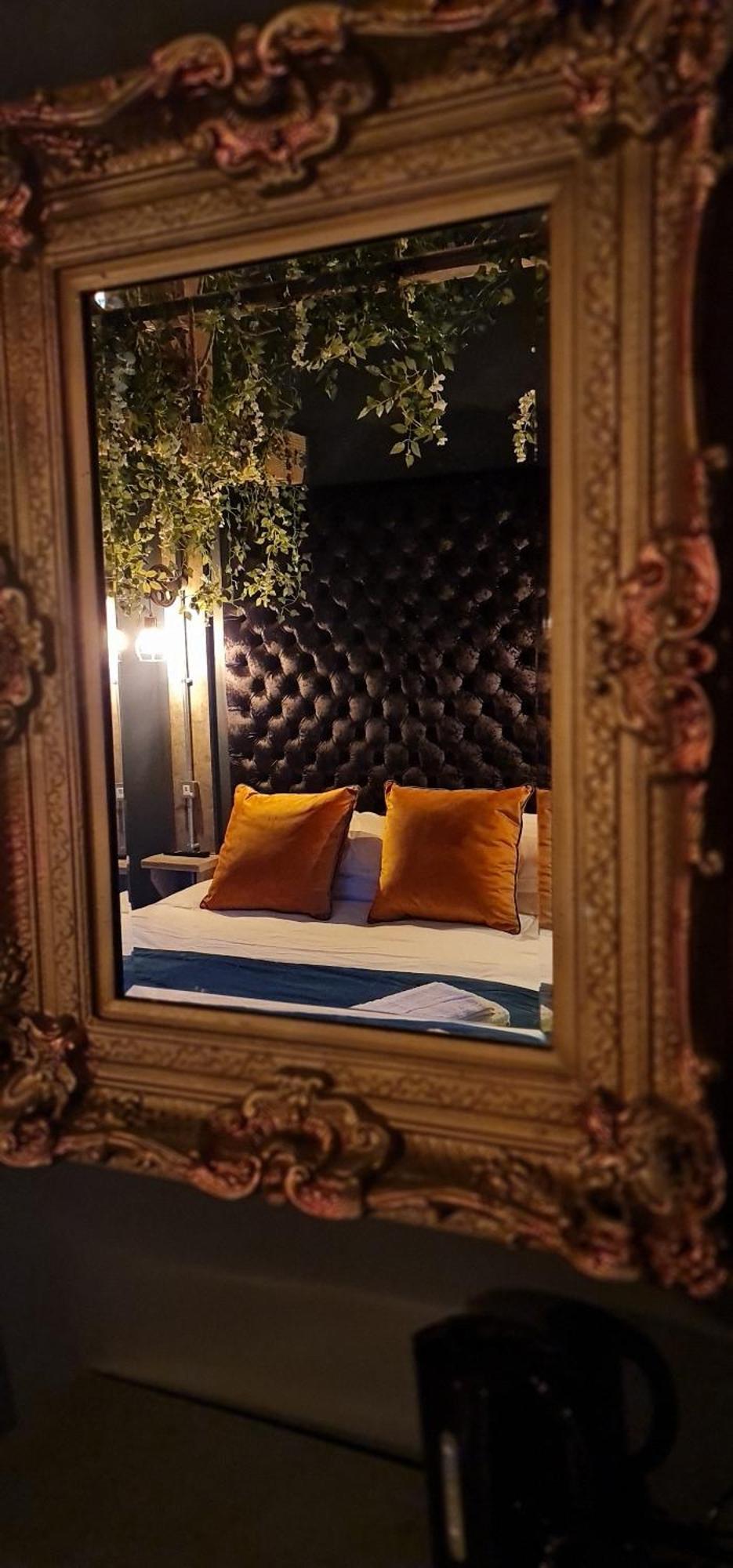 The Waterside Bar, Rooms & Restaurant Swinton  Rom bilde